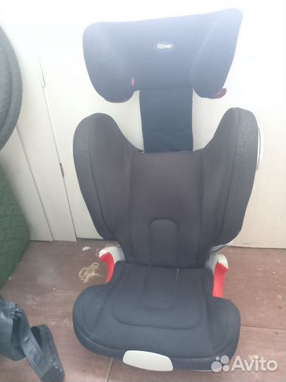 Автомобильное кресло