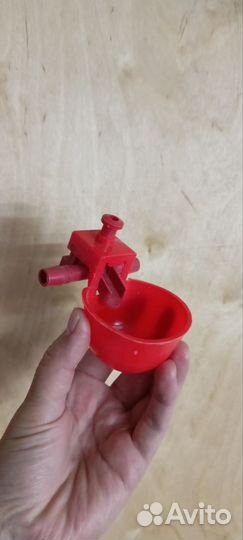 Поилки для кур