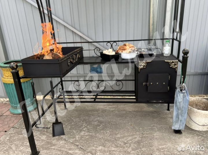 Мангал с крышей