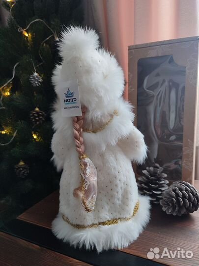 Снегурочка под елку (33см)