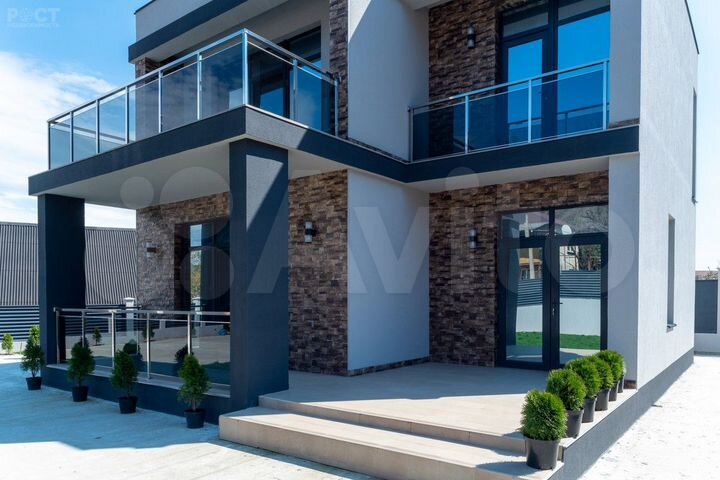 Дом 170 м² на участке 5 сот.