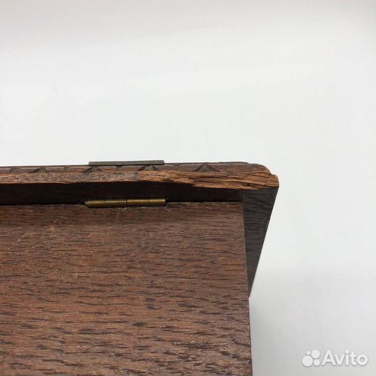 Старинная дубовая шкатулка