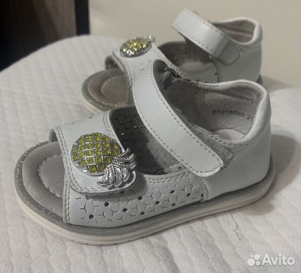 Сандалии для девочки