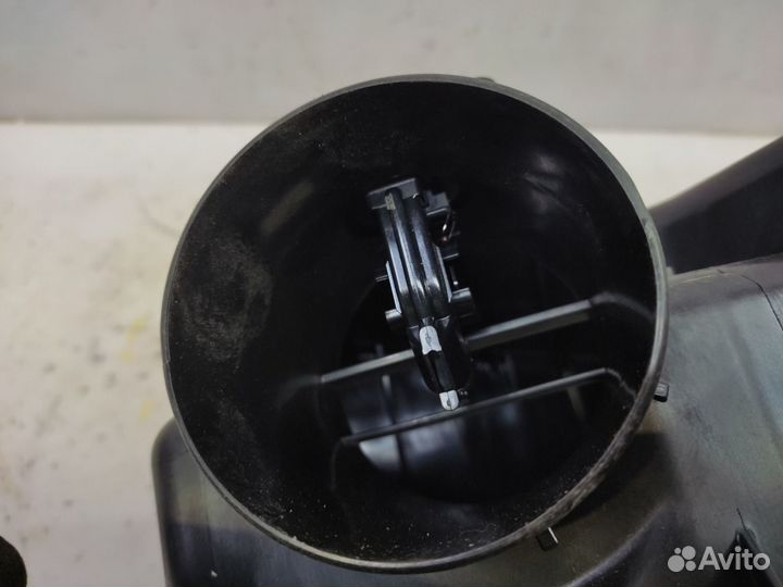 Крышка корпуса воздушного фильтра Toyota Camry