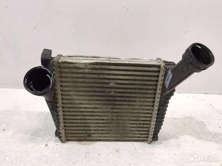 Интеркулер правый Porsche Cayenne 958 2010-2018