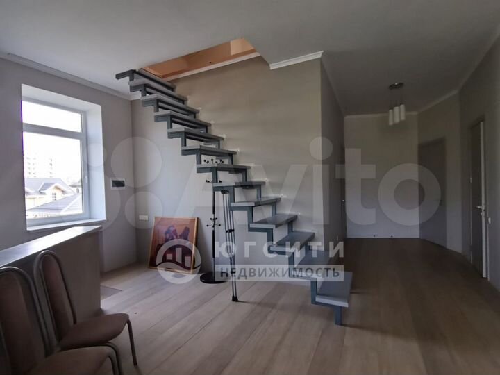 Дом 320 м² на участке 7 сот.