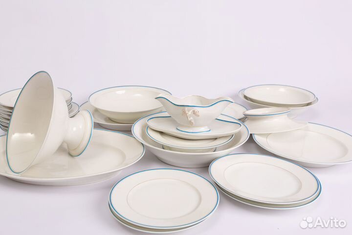 Старинный столовый сервиз