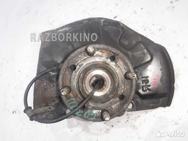 Кулак передний правый