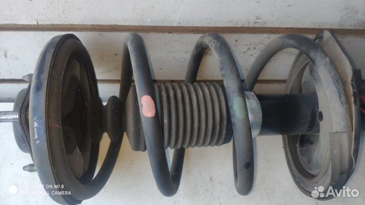 Амортизаторная стойка передняя левая Mitsubishi