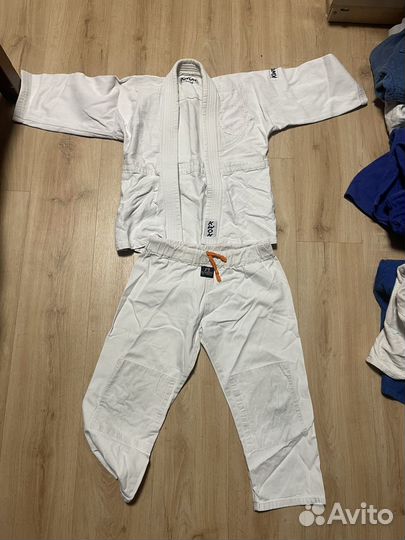 Кимоно для дзюдо и самбовка