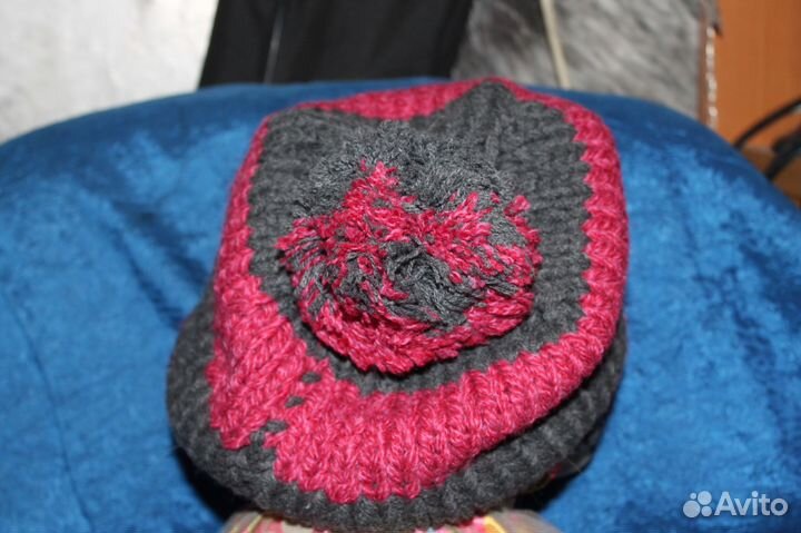 Продам новую молодежную шапку