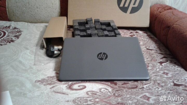 Ноутбук HP 240 G8