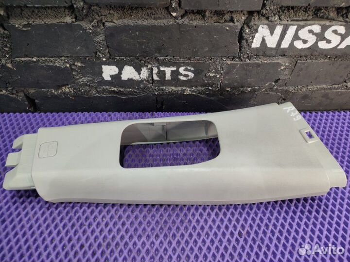 Обшивка стойки кузова правая Nissan Dualis