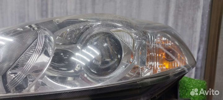 Передняя фара левая, правая Mazda 5