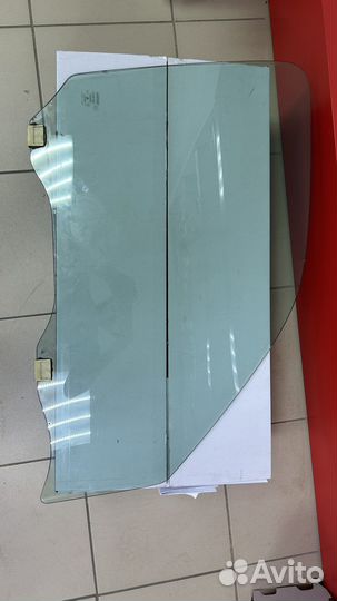Стекло переднее правое Nissan March k11