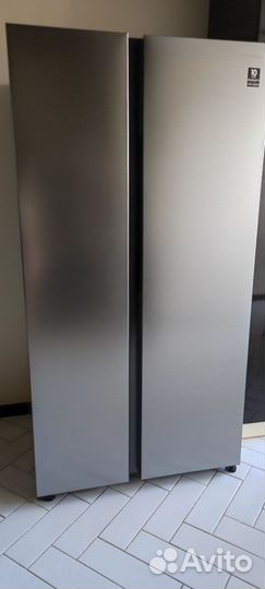 Холодильник Samsung