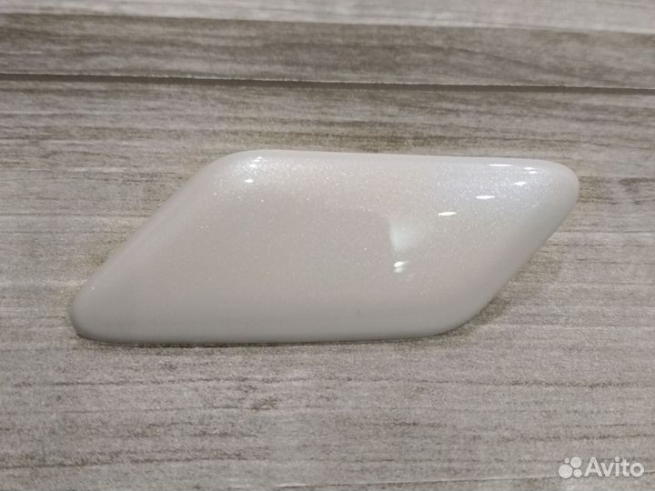 Крышка форсунки Camry 70 левая белый жемчуг 18-21