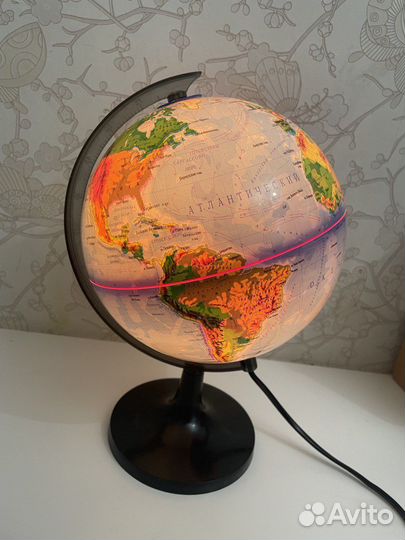 Глобус с подсветкой физический