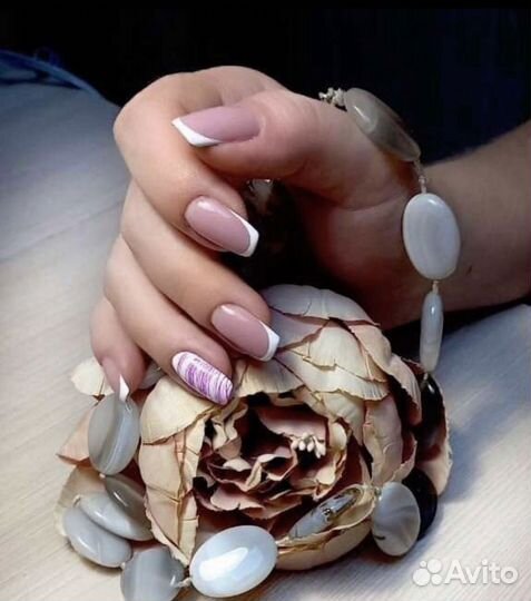 Маникюр, педикюр, наращивание ногтей