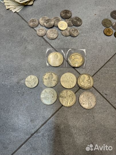 Монеты и банкноты