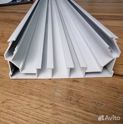 Карнизы для натяжного потолка