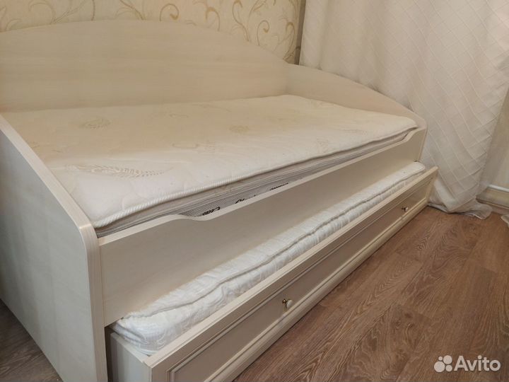 Кровать подростковая