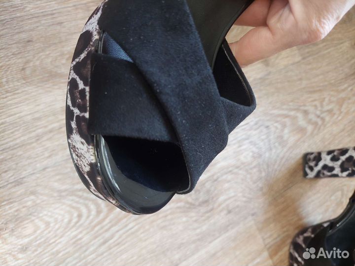 Босоножки женские