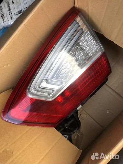 Фонарь правый внутренний Ford Mondeo 4