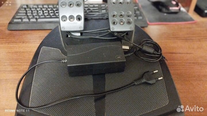 Logitech momo Racing