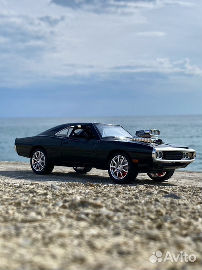 Металлическая машинка Dodge Charger 1:24