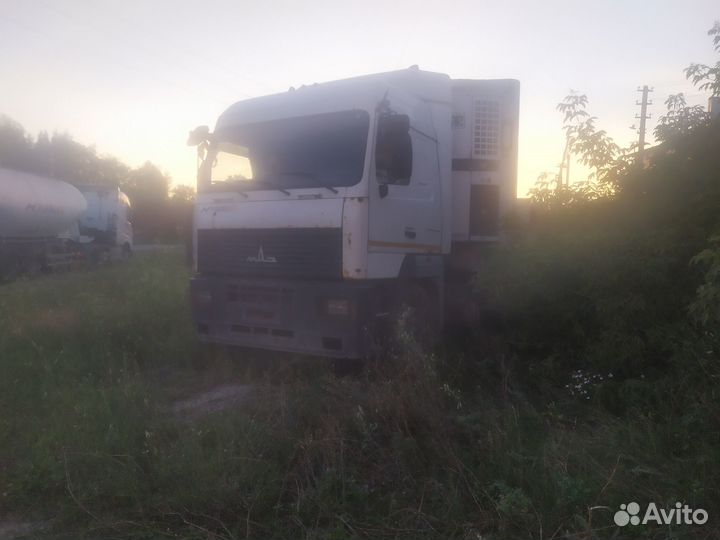 МАЗ 5440А5-370-031 с полуприцепом, 2012