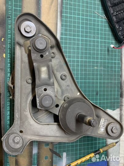 Мотор стеклоочистителя пежо 508 правый