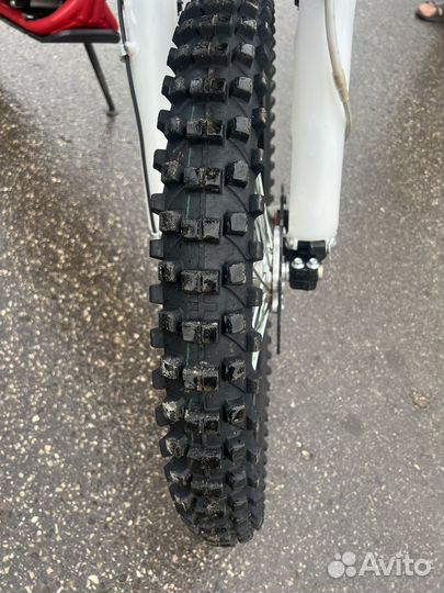 Мотоцикл BSE Z10