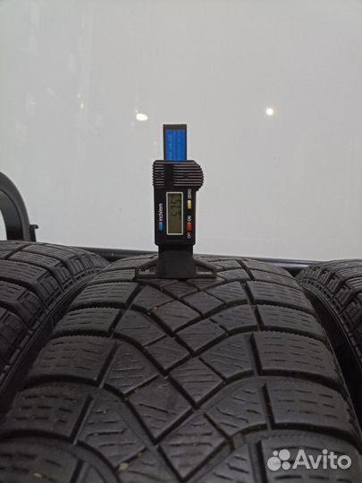 Pirelli Ice Zero FR 195/65 R15