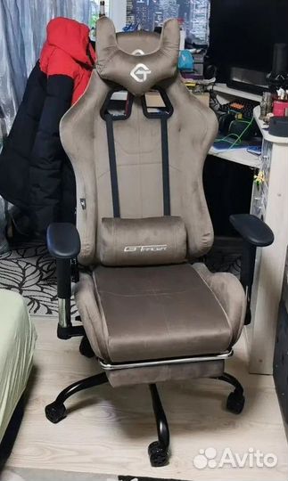 Офисное кресло (геймерское). Кресло для директора
