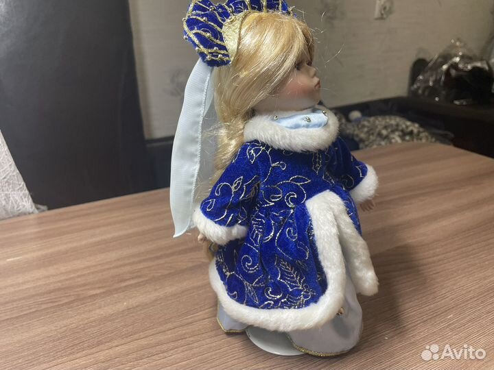 Снегурочка под елку