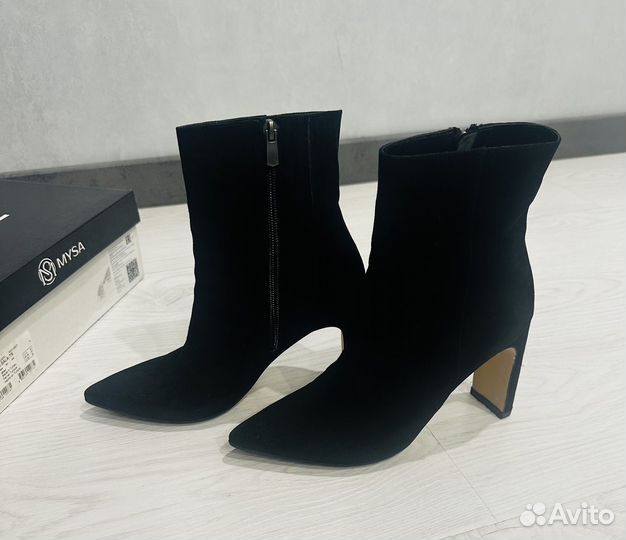 Замшевые ботильоны 39 размер