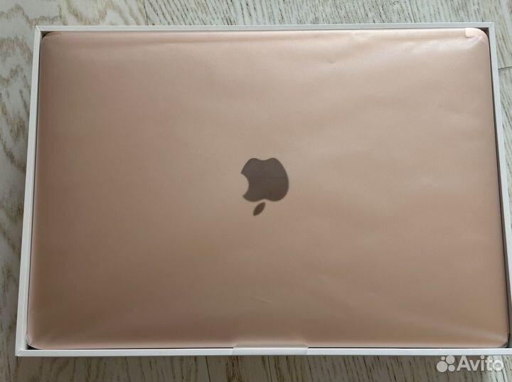 MacBook air 13 2020,256 гб, core i3 1,1 ггц