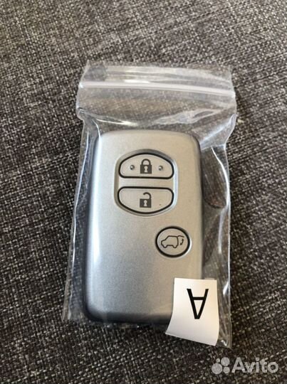 Оригинальный ключ toyota land cruiser 200