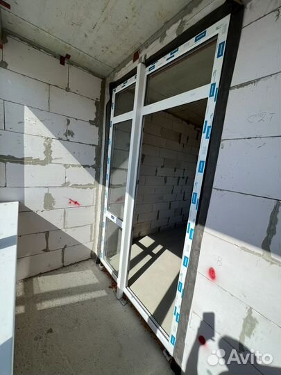 Дверь со стеклопакетом