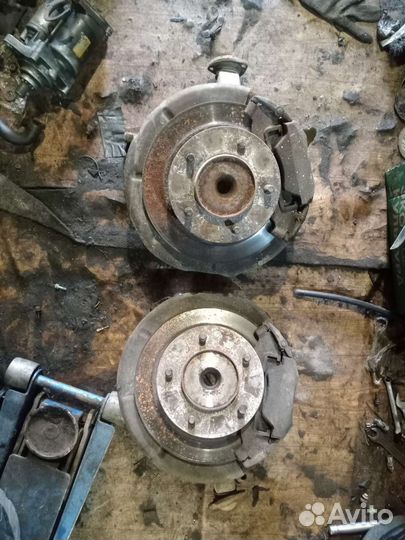 Поворотный кулак нива