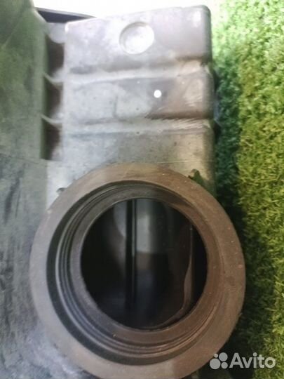 Корпус воздушного фильтра Volkswagen Polo седан