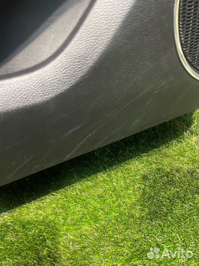 Обшивка двери передней левой Ford Mustang 6 рест