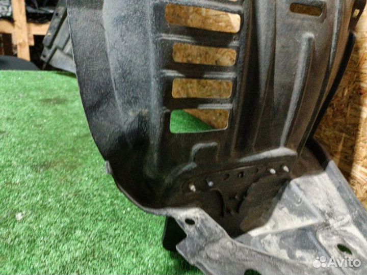 Защита арок (подкрылок) передняя правая Toyota