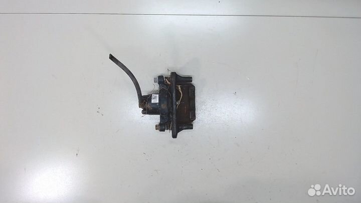 Суппорт Mitsubishi Pajero / Montero, 2002