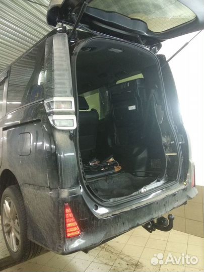 Фаркоп для Тойота Вокси, Ноах 2014