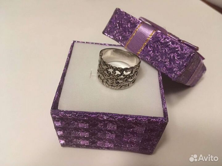 Серебряное кольцо