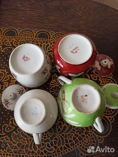 Сахарницы и молочник