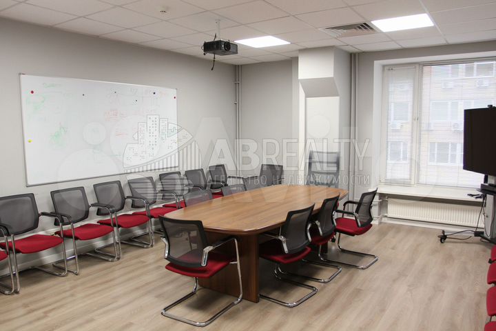 Офис, 727 м² с санузлами в бц с парковкой