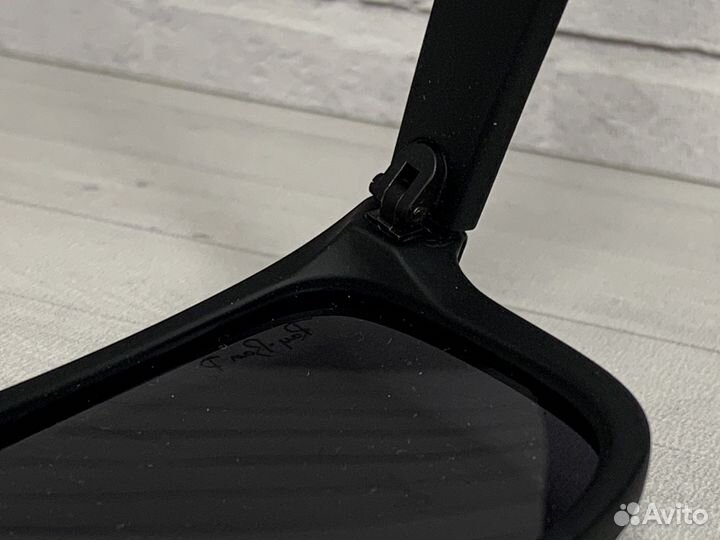 Солнцезащитные очки ray ban